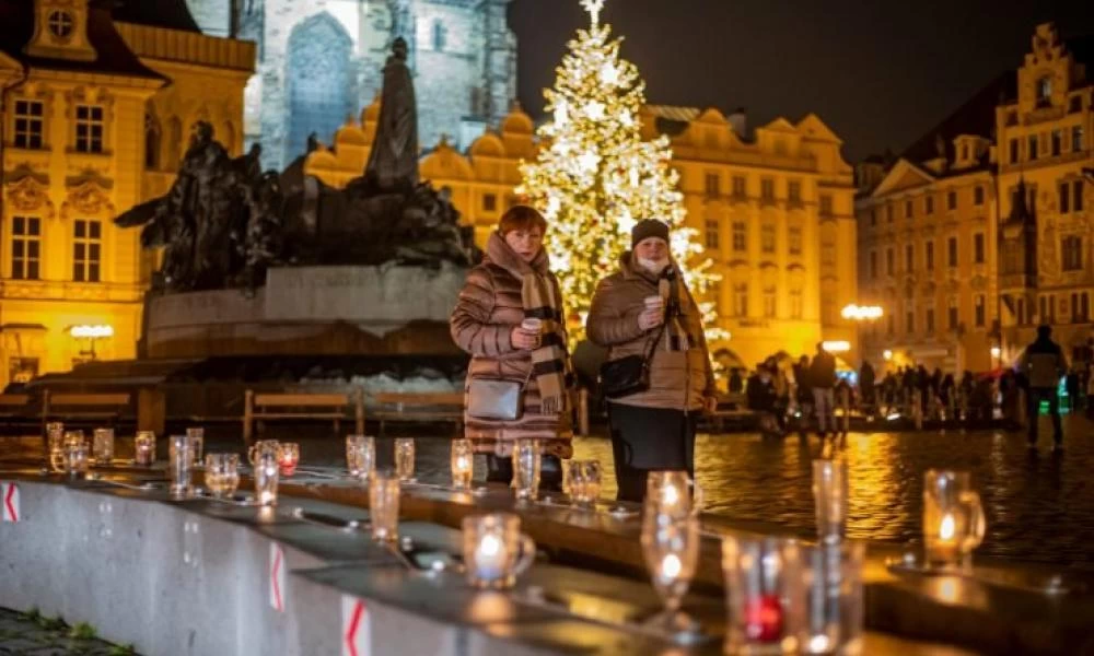 Διαμαρτύρονται εστιάτορες & ιδιοκτήτες παμπ στην Πράγα για το lockdown